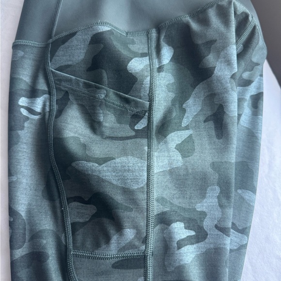 GAP Fit Sculpt Revolution Leggings in army green - Picture 3 of 6